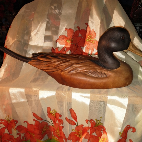 TANNEREYE LEATHER OVER WOOD DECOY DUCK(PLEASE SEE WOODEN TAIL IS BROKEN) - Picture 8 of 15